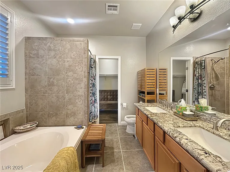 1004 Crescent Falls St — Photo 13