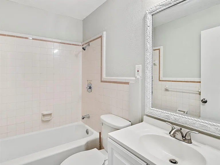 6421 Teluco St — Photo 10