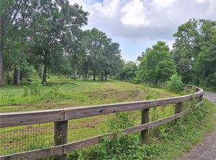 10855 Willow Dr, New Orleans, LA 70131