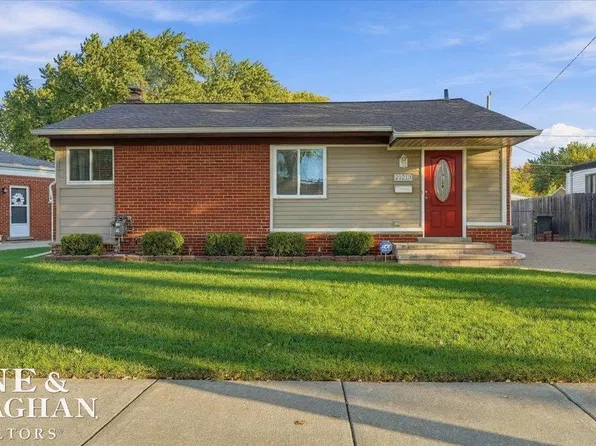 21213 Parkway St, Saint Clair Shores, MI 48082