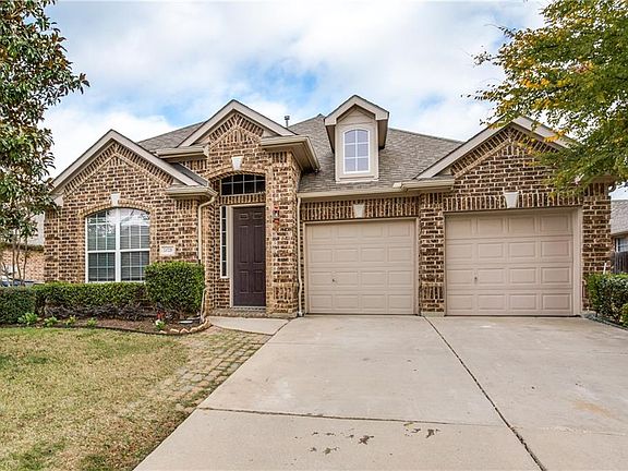 2nd image of 2425 Deerwood Dr