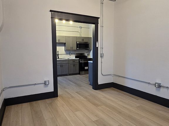 5th image of 221 N Main St