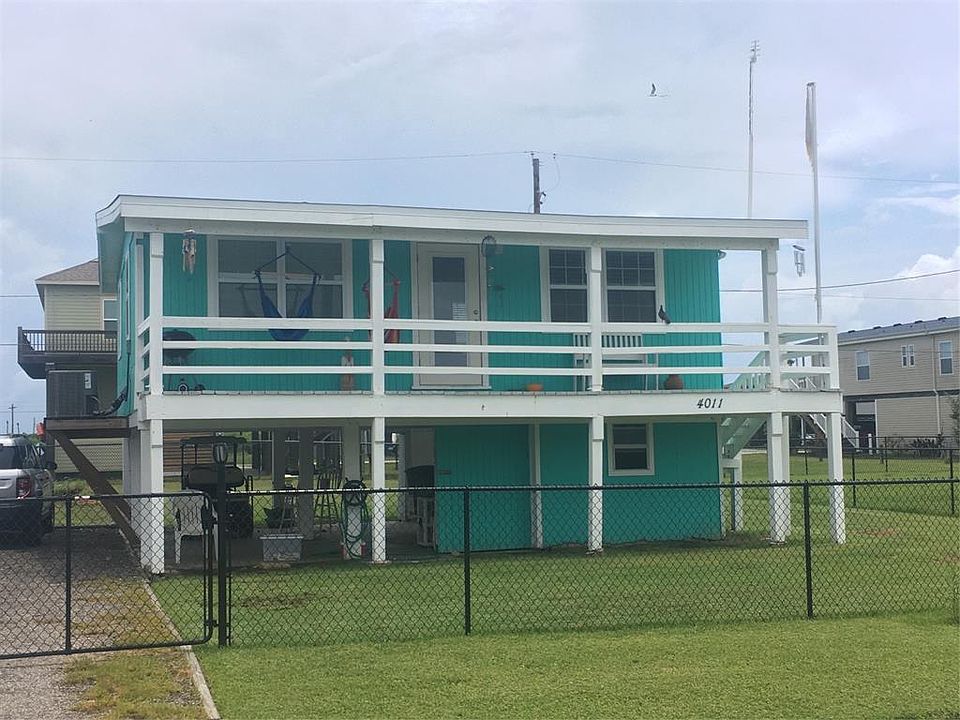 Adorable beach bungalow with very nice large yard and downstairs storage.