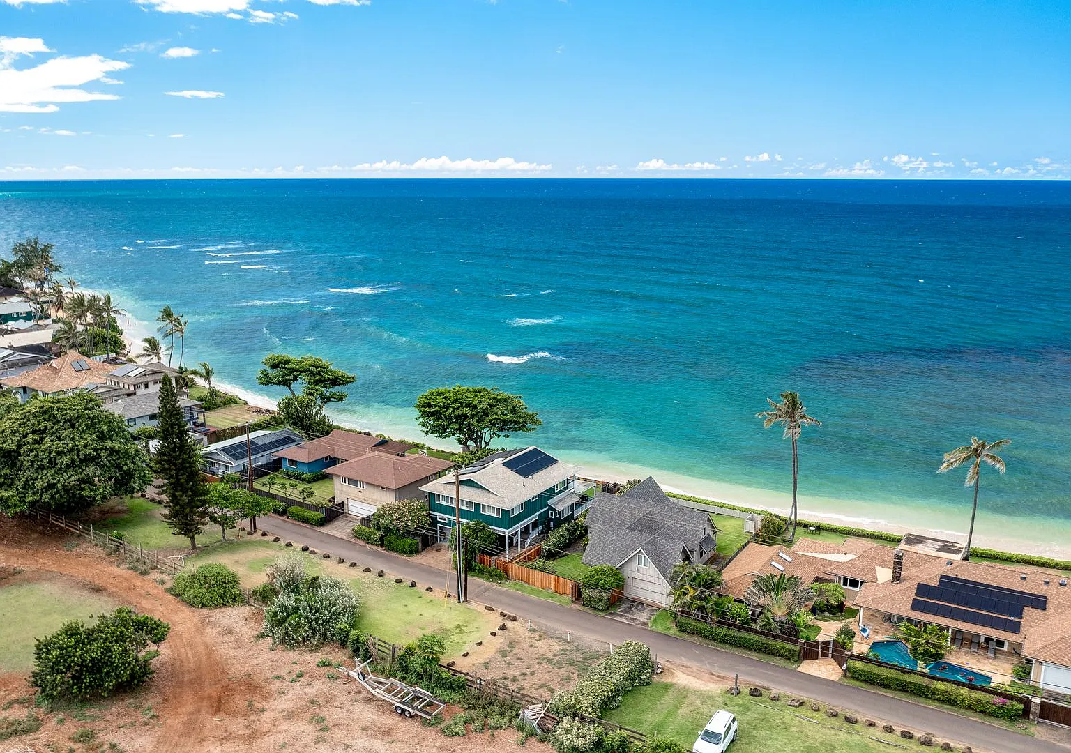 North Shore Oahu Oceanfront Home for Rent — Photo 2