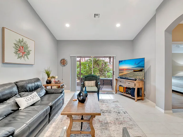 6129 Heliconia Rd — Photo 10