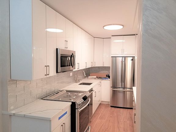 4th image of 510 Surf Ave #14
