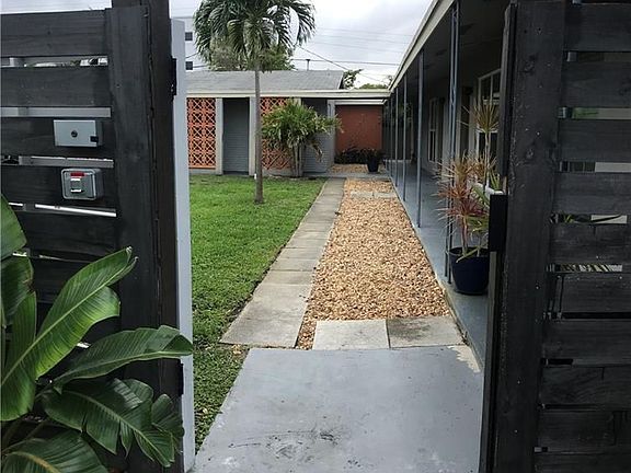 3rd image of 2201 NE 14th Ave Unit 2