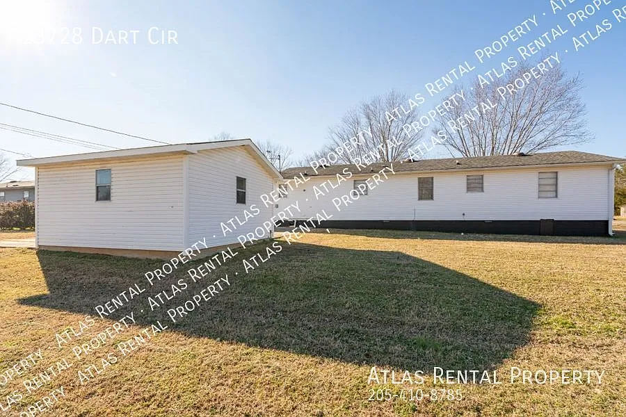 Modern 4 Bedroom Home in Athens Move-In Ready! — Photo 4