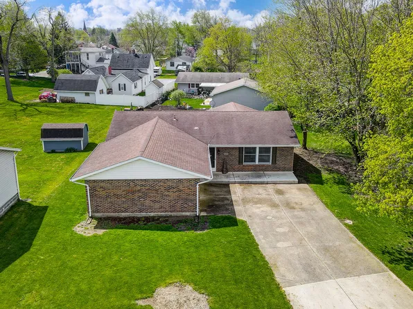 213 Maple Dr, Saint Paris, OH 43072