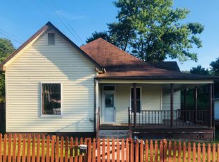 588 Cumberland Ave, Jellico, TN 37762
