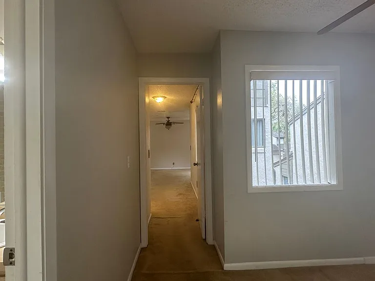 1532 N Carolwood Blvd — Photo 37