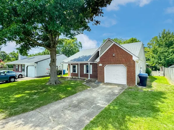 5568 Annandale Dr, Virginia Beach, VA 23464