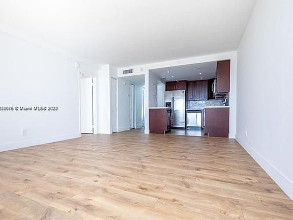 4th image of 13499 Biscayne Blvd APT 912