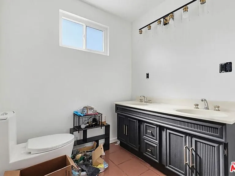 2200 Easy Ave — Photo 36