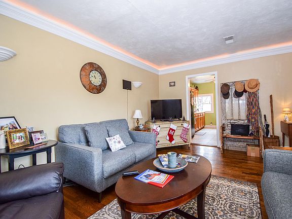 4th image of 188 Mimosa St