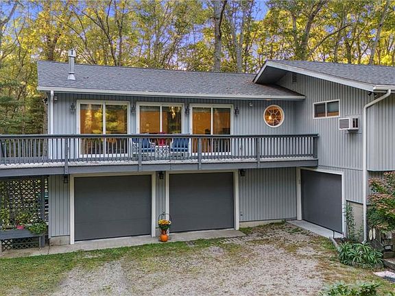 4th image of 44 Wendy Ln