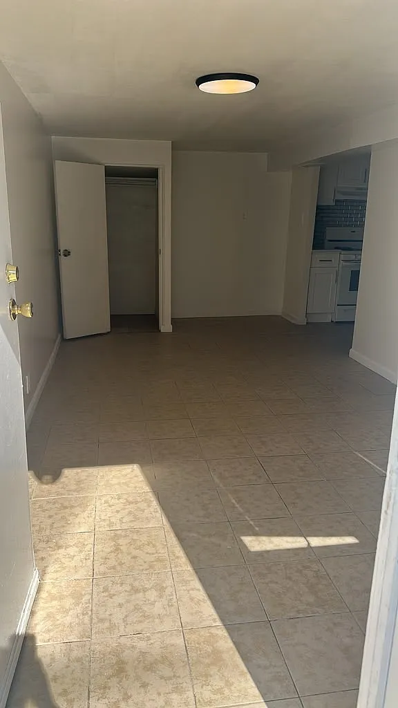Studio, $1,800 — Photo 1
