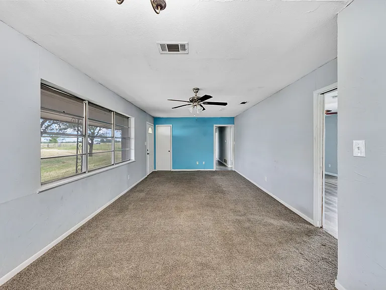 9209 FM 1570 N — Photo 33