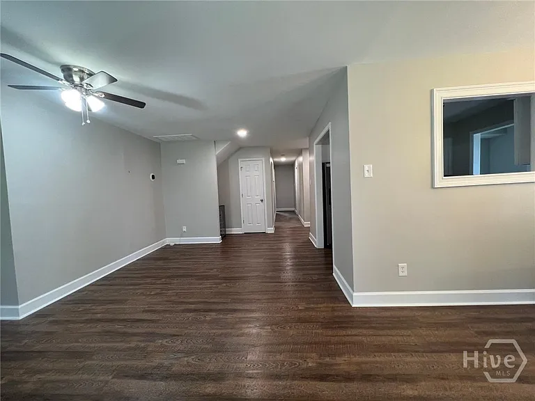 826 E 33rd St — Photo 3