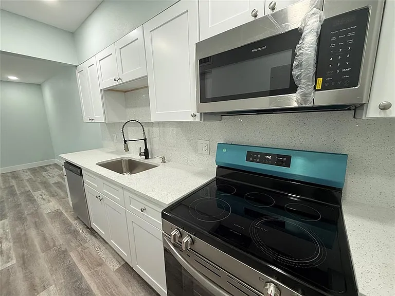 201 Medallion Blvd #D — Photo 10