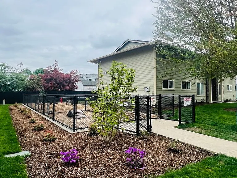 Cougar Creek Apartments — Photo 14