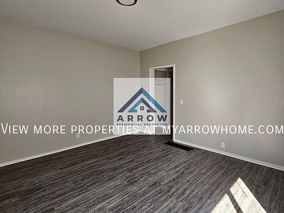 4th image of 1632 Dewey Ave