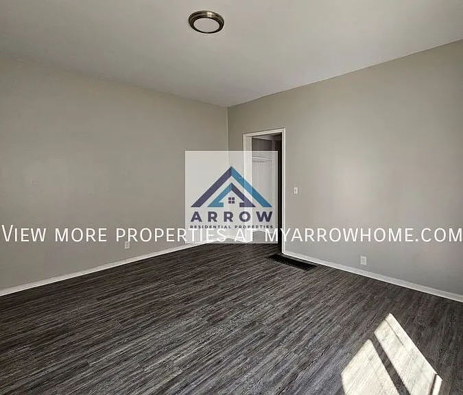 1632 Dewey Ave — Photo 4