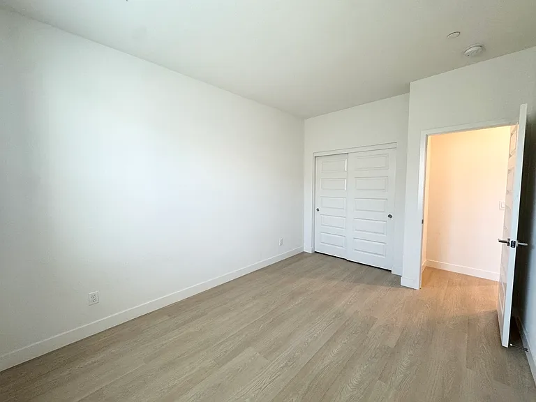 11161 Akarna Ct — Photo 34