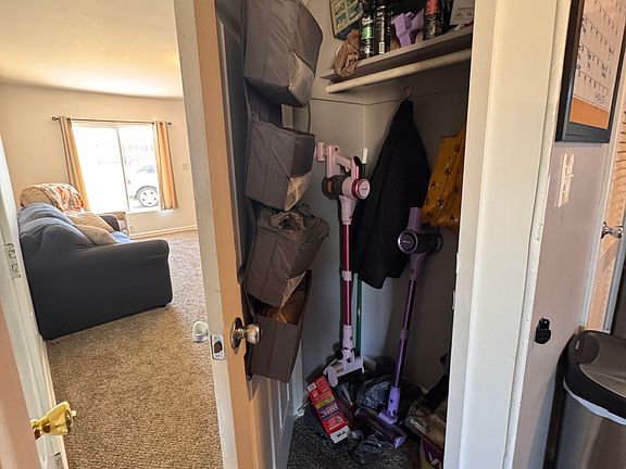 4th image of 2915 Parsons Ave