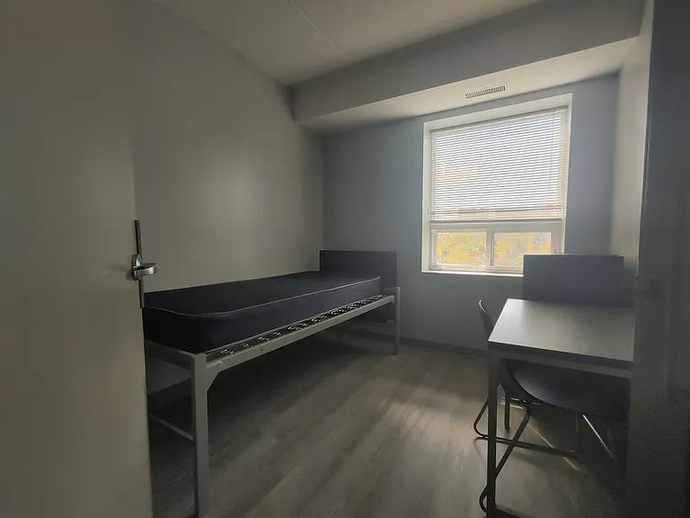 325 Spruce St — Photo 16