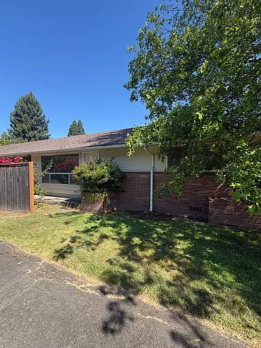 754 Leigh St Photo 1