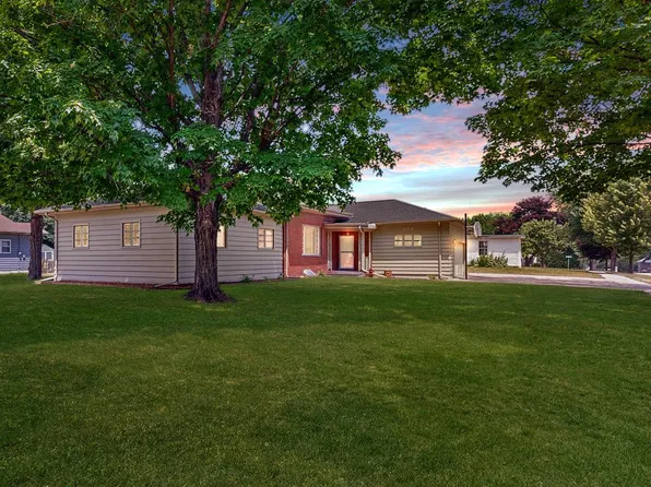 302 N Oak St, Lake City, MN 55041