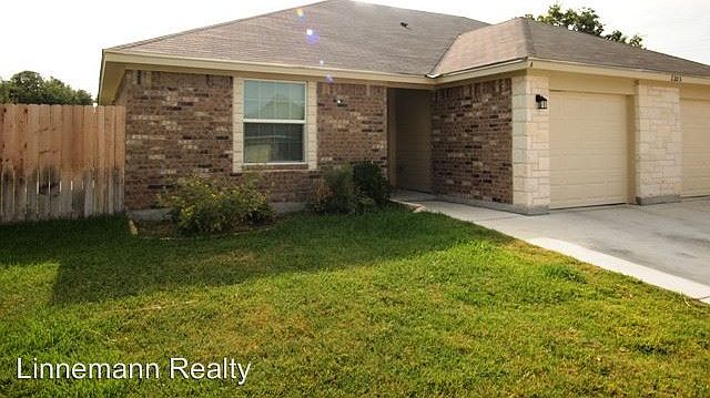 1st image of 2205 Wildewood Dr Unit A
