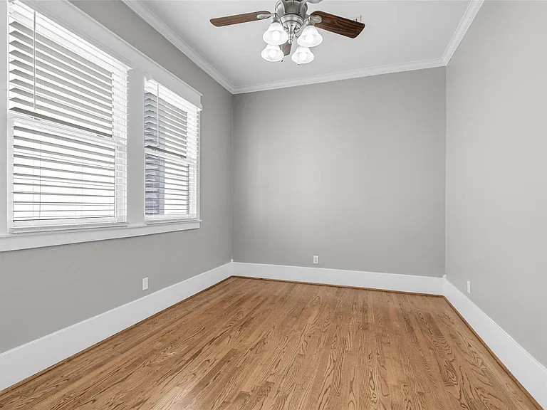 1126 W 17th St #A — Photo 24
