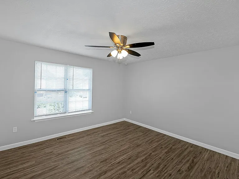 134 Point Place Dr — Photo 23