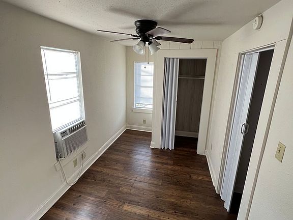 4th image of 3115 Milton St #3115