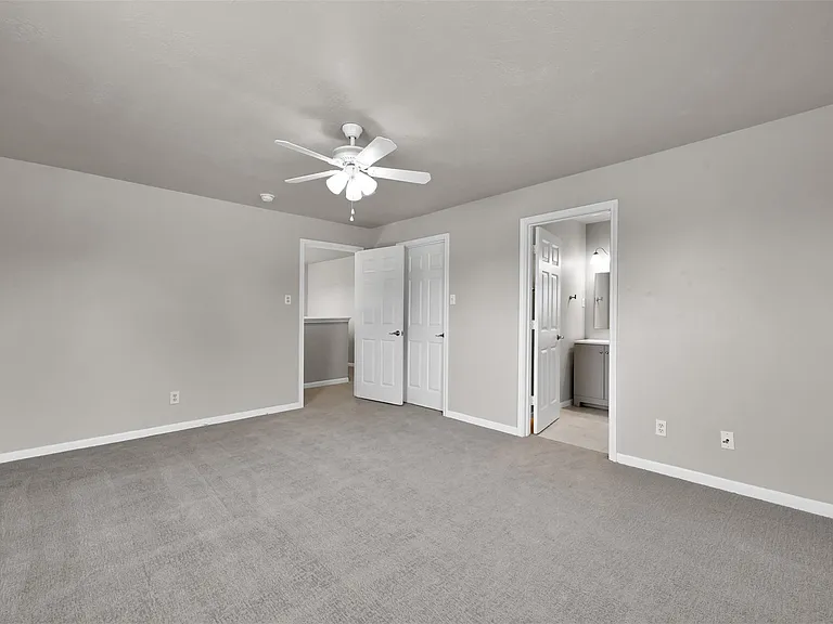 100 Harbour Town Dr — Photo 15