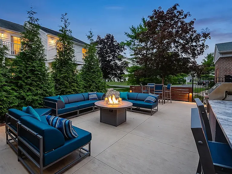 Outdoor Lounge and Grills