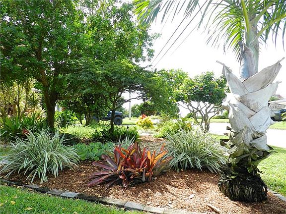 4th image of 2520 S Shore Dr SE