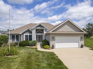 3016 Timberline Dr, Riverside, IA 52327