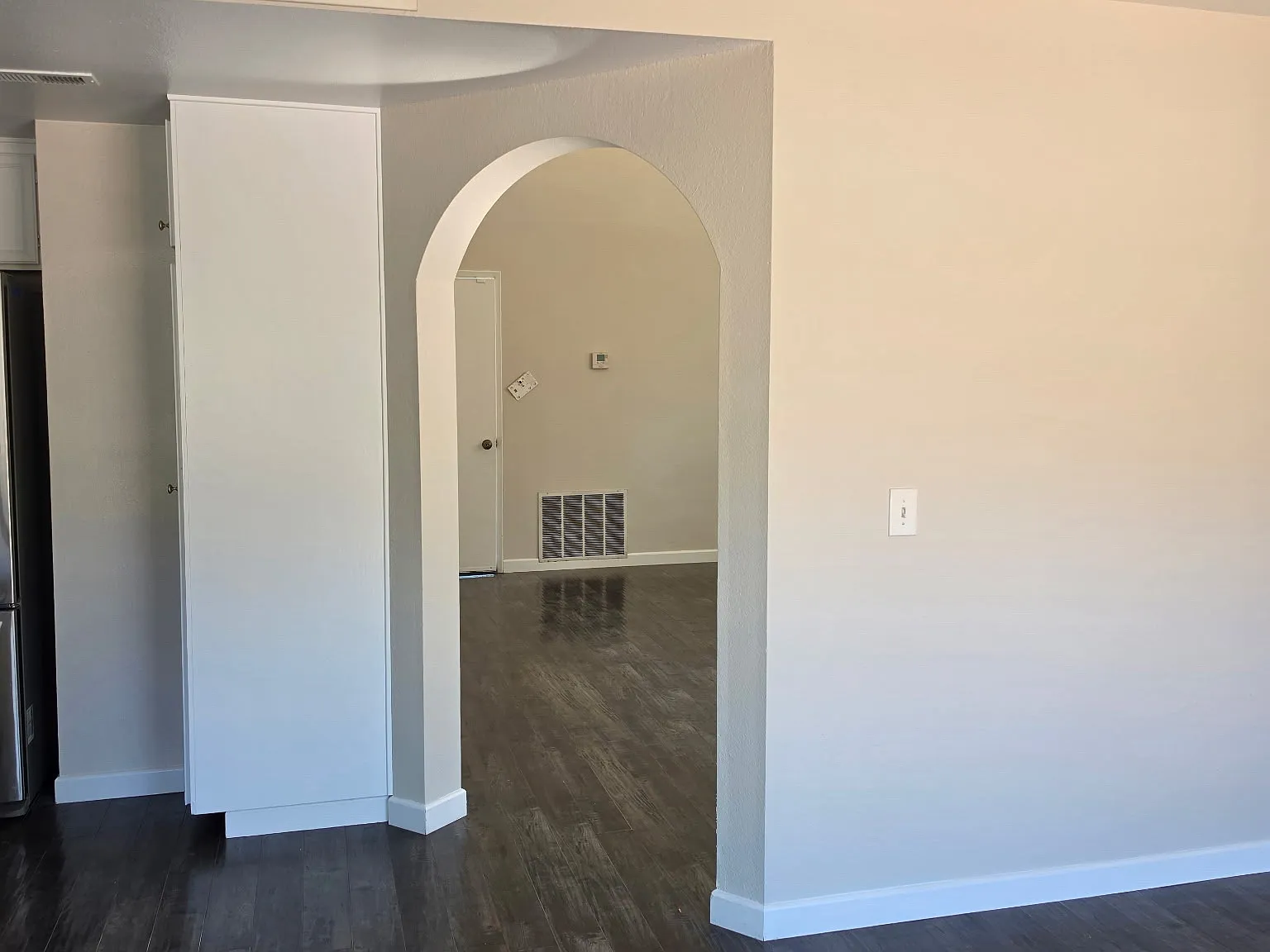 3 bed, 2.5 bath, 1461 sqft, $4,295 — Photo 3
