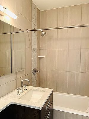 5th image of 229 W 60th St APT 14D