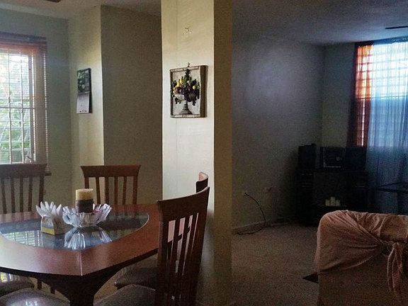 Confortable dinning area