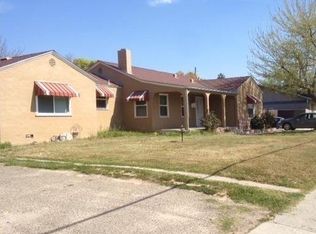 1130 W Clinton Ave, Fresno, CA 93705