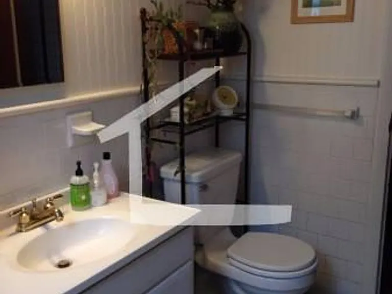 435 Washington St #1 — Photo 6