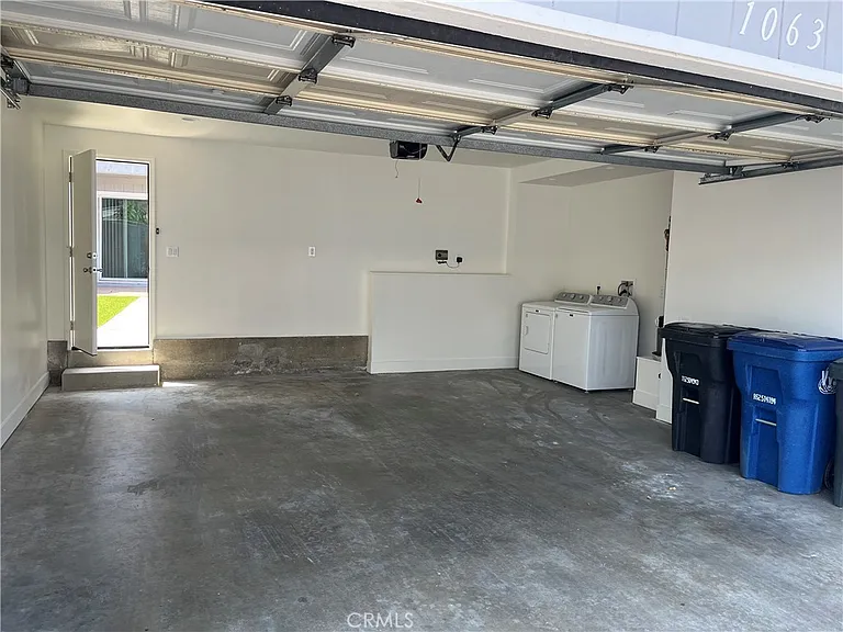 1063 Canyon Spring Ln — Photo 19