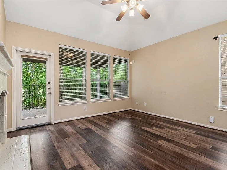 130 Zephyr Bend Pl — Photo 13