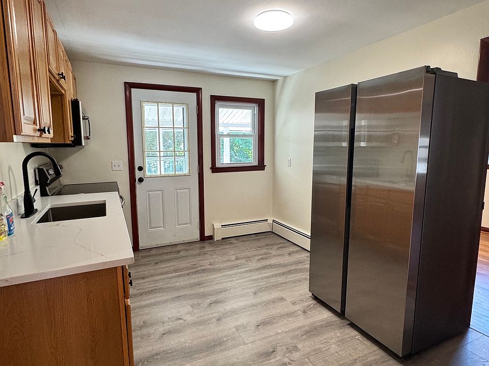 1st image of 175 Johnson St APT 3