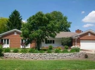 726 Rosalind Dr, Bowling Green, OH 43402