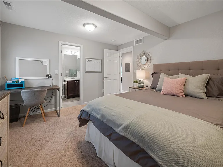 1048 Orion Way — Photo 42